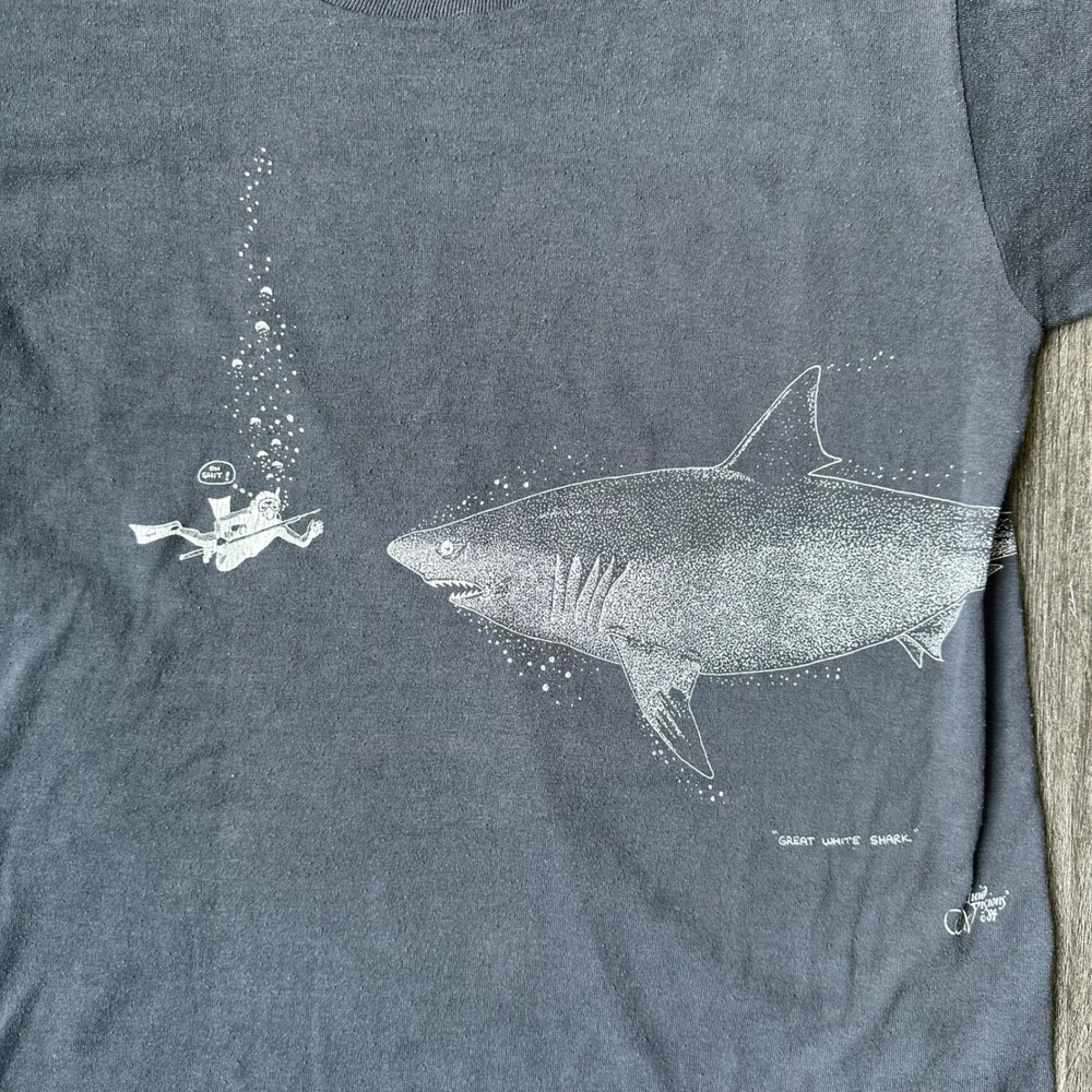 Vintage 1984 Shark funny scuba diver graphic great white shark promo T-Shirt M